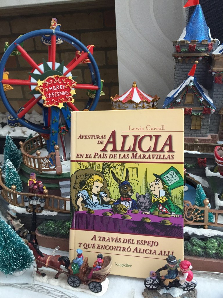 Libro Alicia en el país de las maravillas de Lewis Carroll